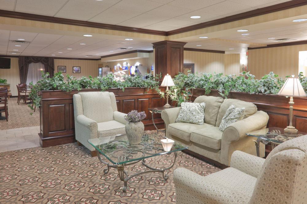 Holiday Inn Express Greensburg By Ihg Bagian luar foto