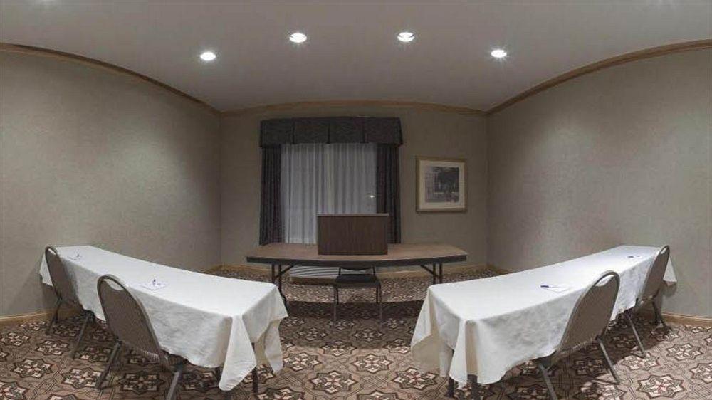 Holiday Inn Express Greensburg By Ihg Bagian luar foto