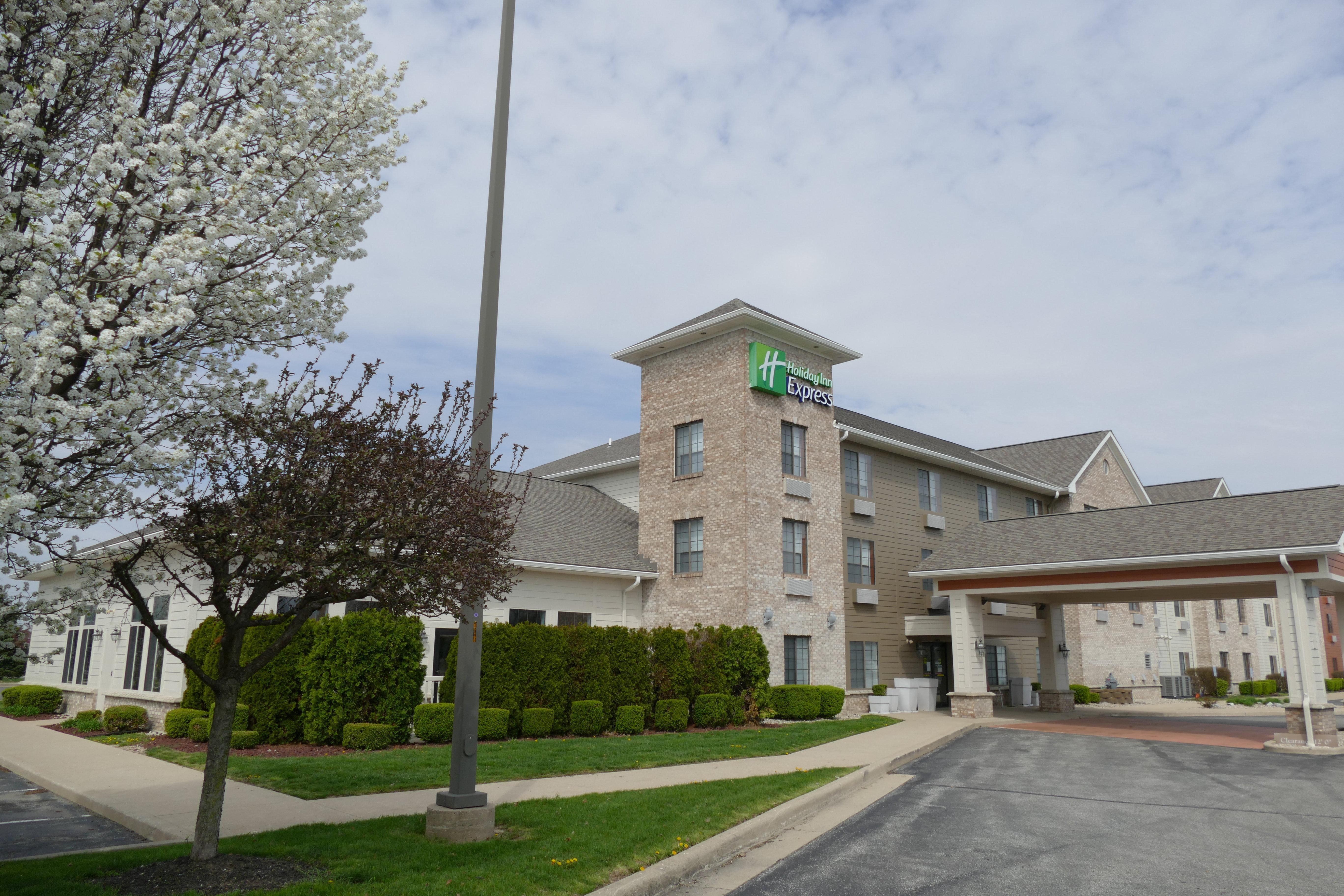 Holiday Inn Express Greensburg By Ihg Bagian luar foto