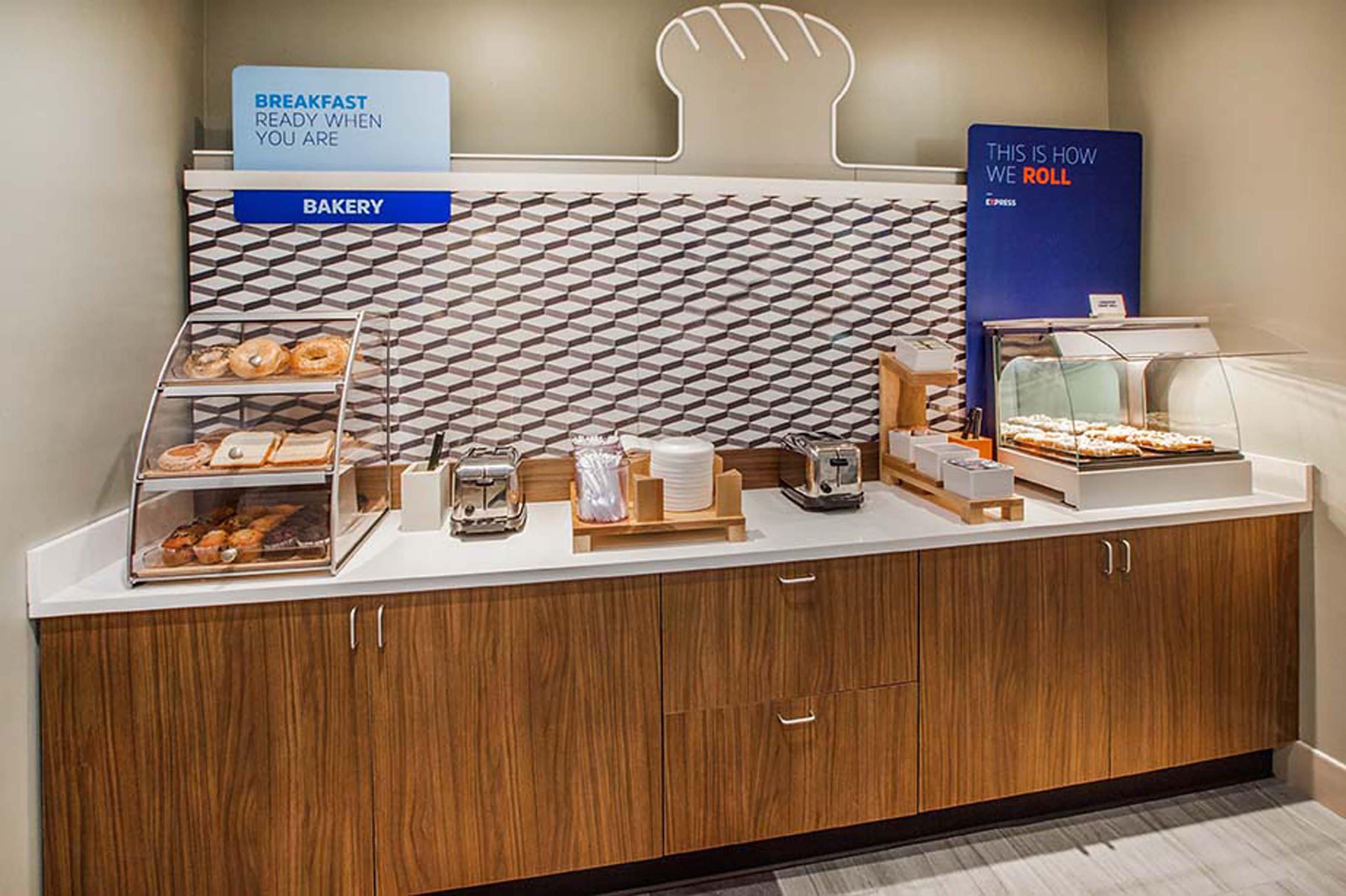 Holiday Inn Express Greensburg By Ihg Bagian luar foto