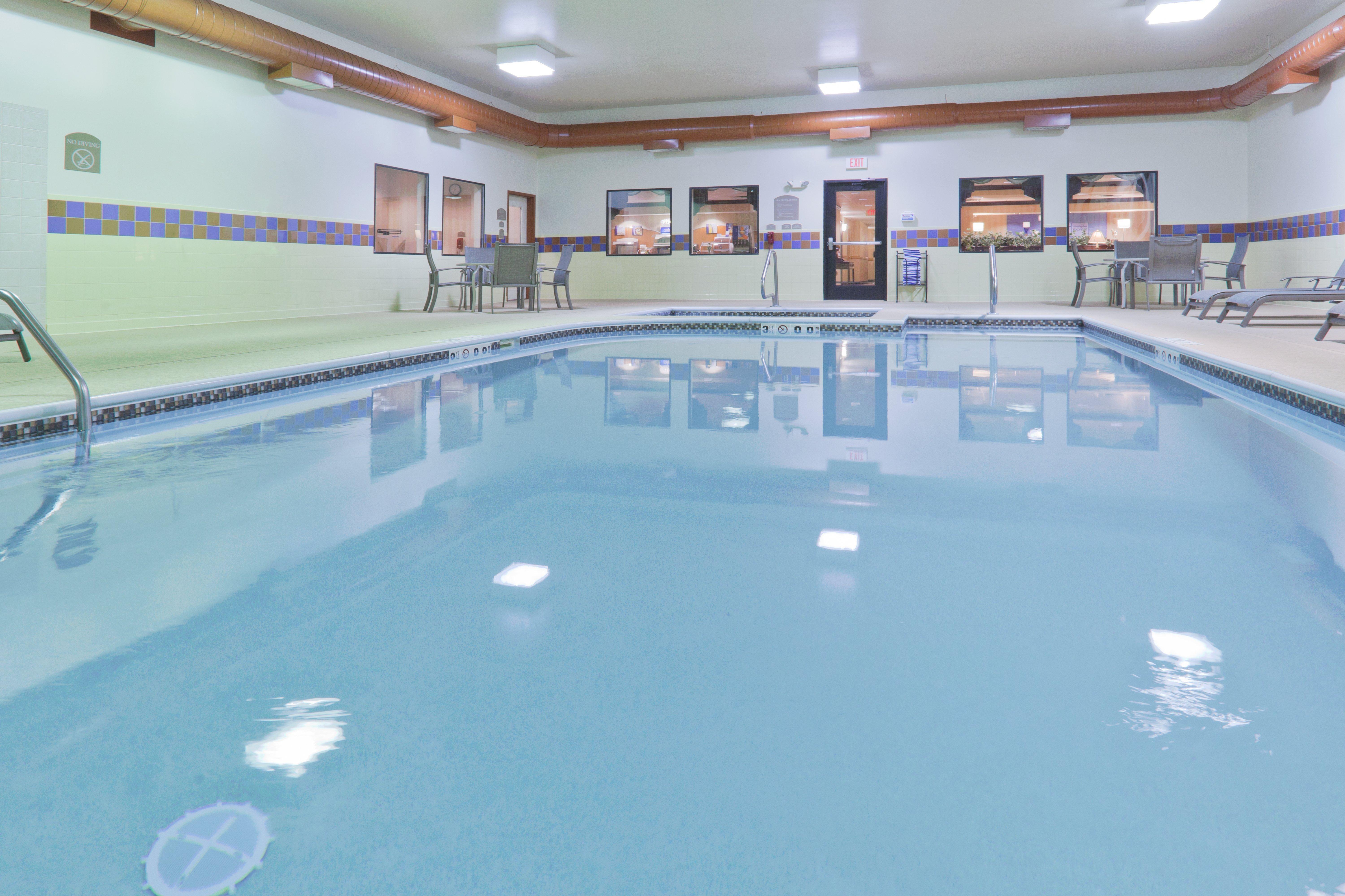 Holiday Inn Express Greensburg By Ihg Bagian luar foto