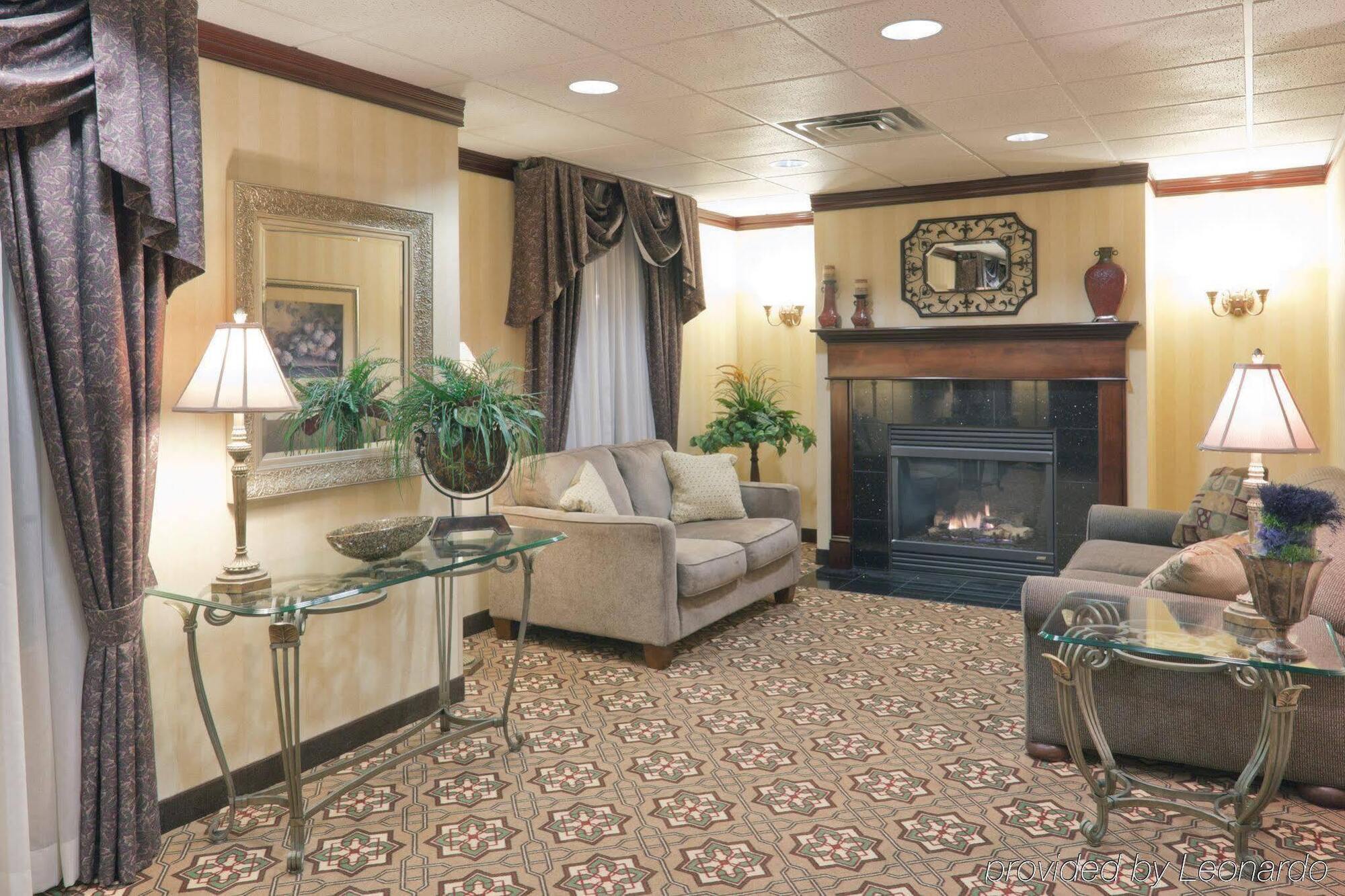 Holiday Inn Express Greensburg By Ihg Bagian luar foto